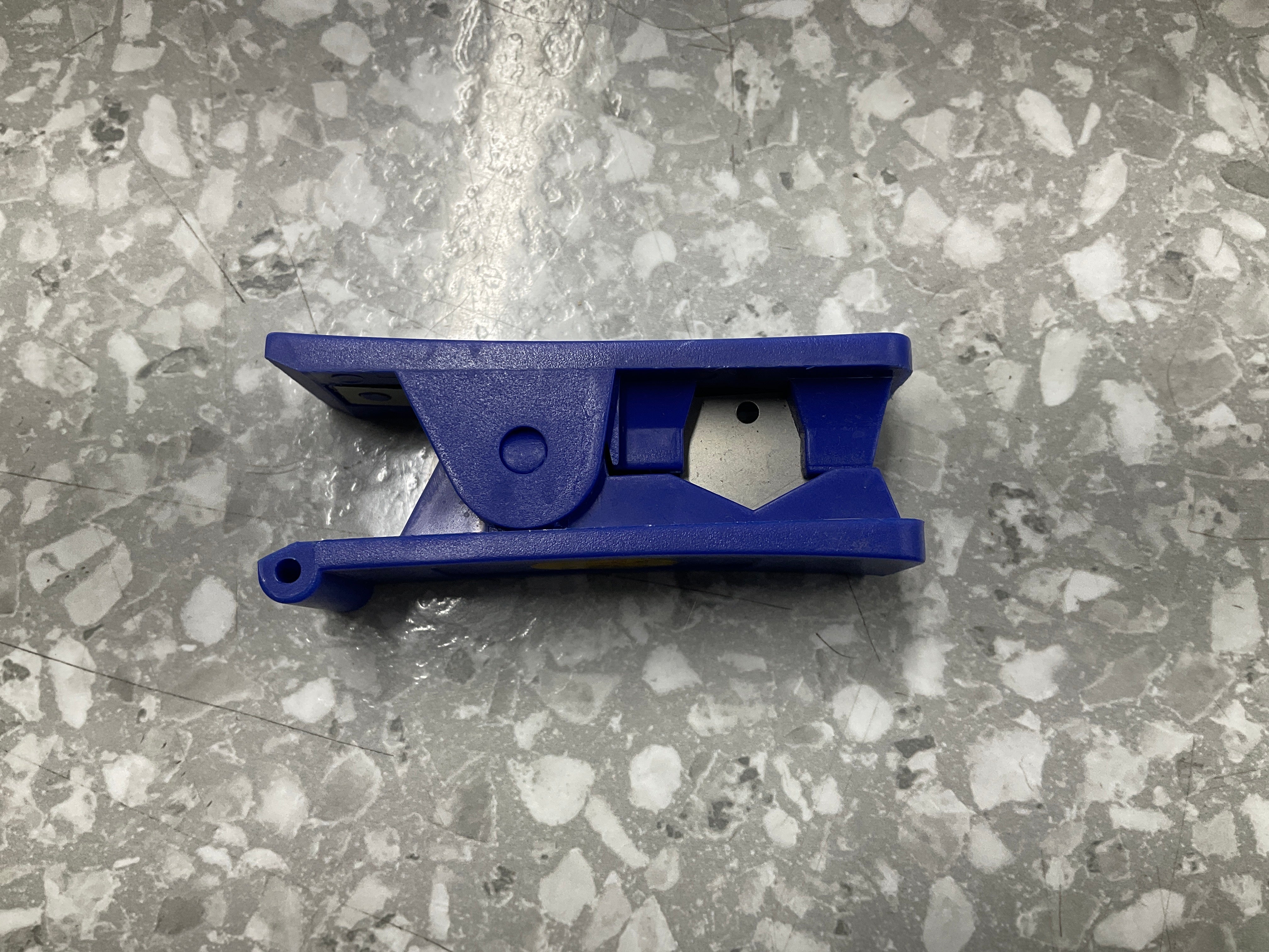Couteau à tubulure souple